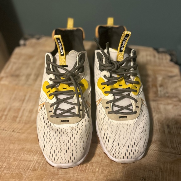 Nike React Vision Size 9.5 - Picture 6 of 10